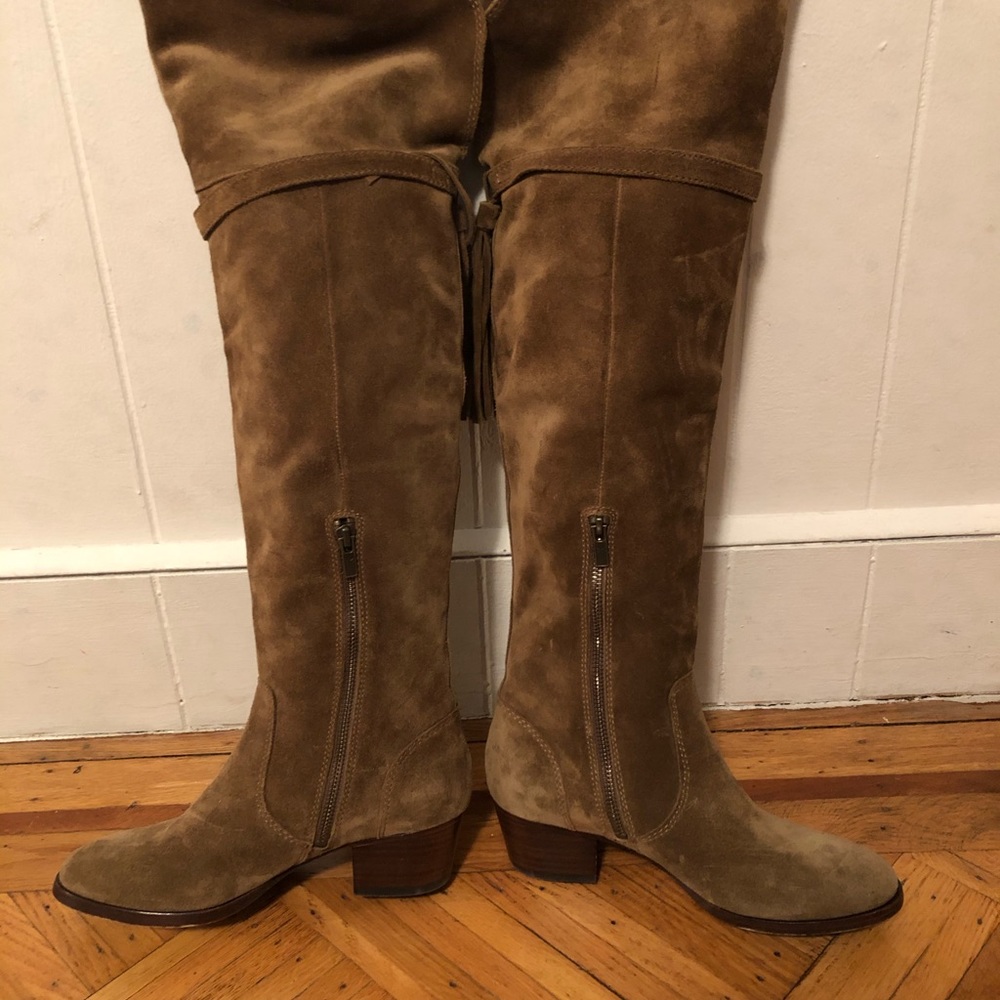 NEW WITh TAG Frye knee high tan suede boots - 6.5